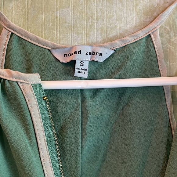 Top - Picture 2 of 2